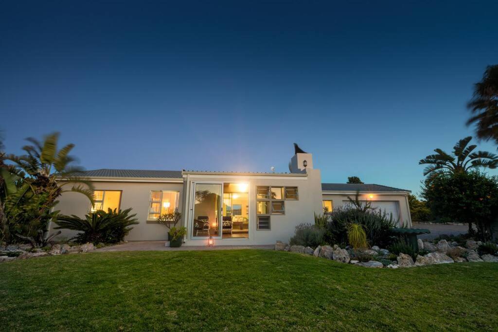 Catalina Cottage, Self-catering, *